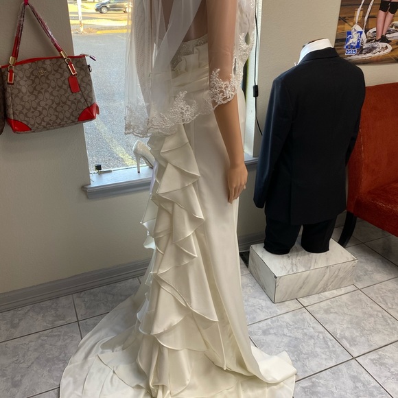 New wedding dress - Picture 5 of 5